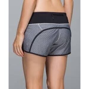 Lululemon run times short sz 12